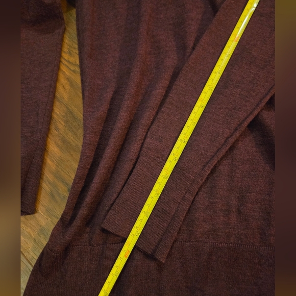 Banana Republic Extra Fine Merino Wool Dark Red Crew Neck Medium Sweater - Picture 5 of 7